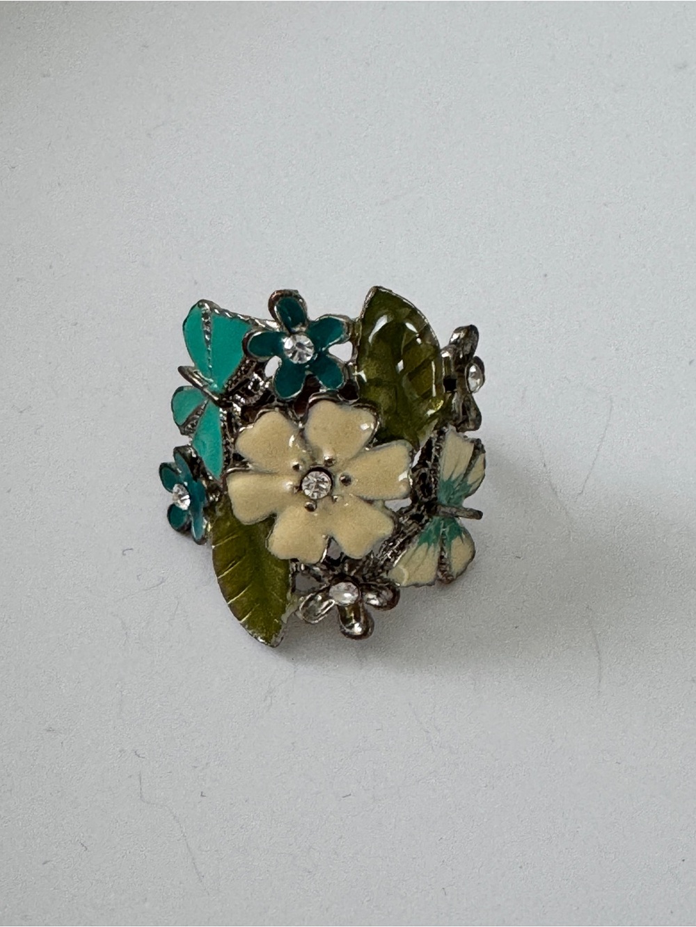 Floral cluster ring